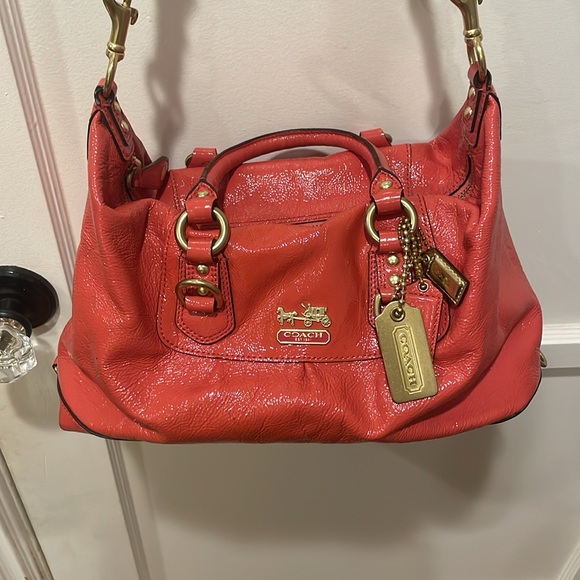 Red coach purse - Picture 2 of 9